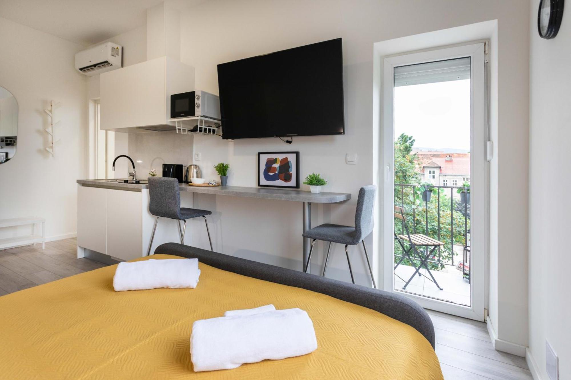 Bright And Modern Apartments In City Center Zagreb Exterior photo